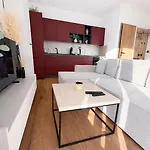 아파트 Moderny V Centre Banskej Bystrice So Sukromnou Terasou A Parkovanim *