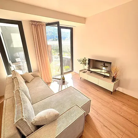 Appartement Moderny So Sukromnou Terasou V Centre Banskej Bystrice