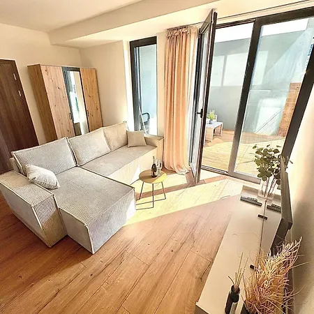 Moderny So Sukromnou Terasou V Centre Banskej Bystrice * Banská Bystrica