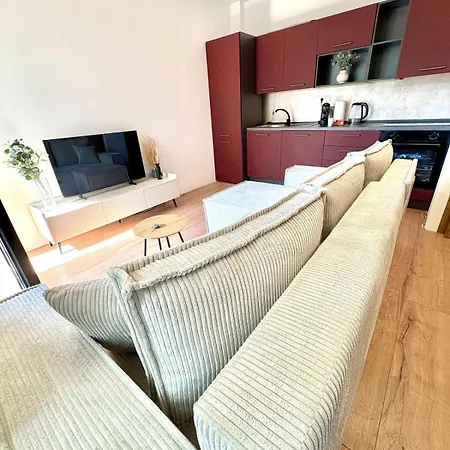 Moderný So Súkromnou Terasou V Centre Banskej Bystrice