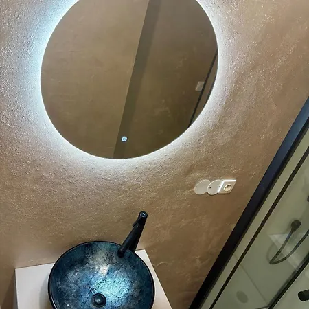 Moderny So Sukromnou Terasou V Centre Banskej Bystrice *