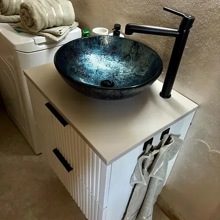 Moderny So Sukromnou Terasou V Centre Banskej Bystrice