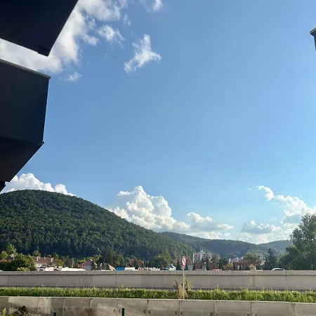 Moderny So Sukromnou Terasou V Centre Banskej Bystrice *