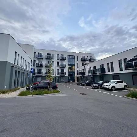 Moderný So Súkromnou Terasou V Centre Banskej Bystrice Apartamento