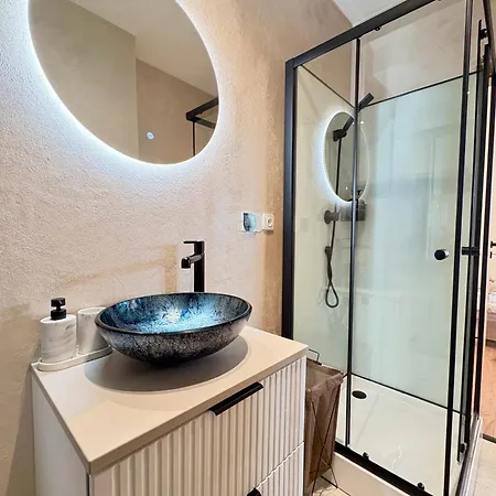 Moderny So Sukromnou Terasou V Centre Banskej Bystrice