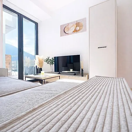 Moderny So Sukromnou Terasou V Centre Banskej Bystrice