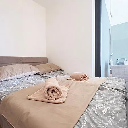 Appartement Moderny So Sukromnou Terasou V Centre Banskej Bystrice *