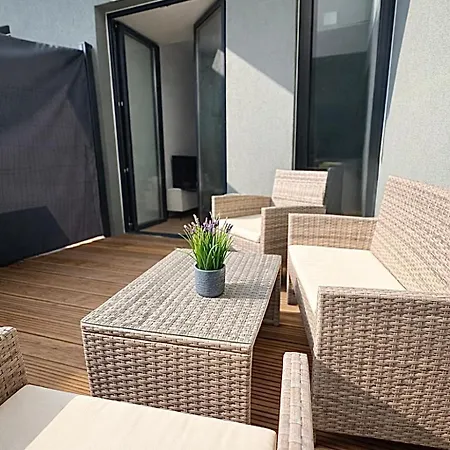 Appartement Moderny So Sukromnou Terasou V Centre Banskej Bystrice